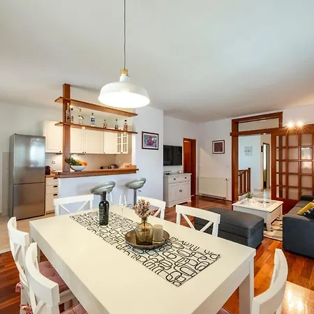 Apartment Miljas