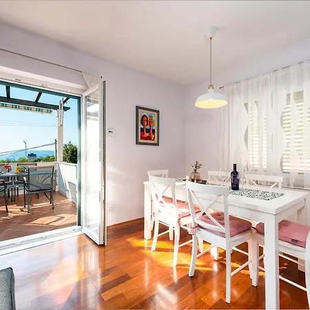Apartment Miljas *